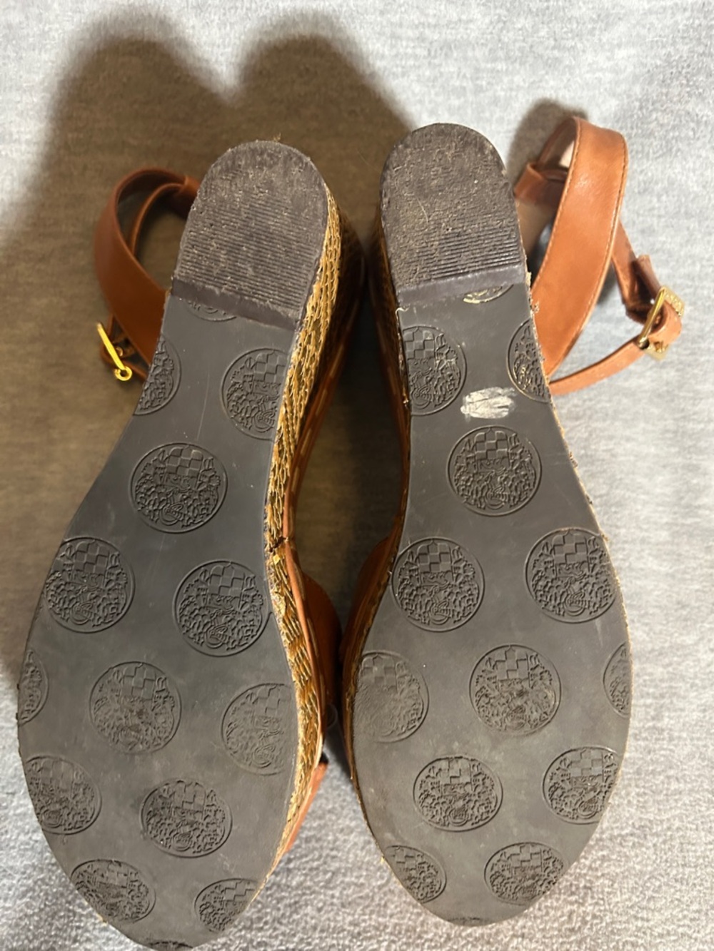 VINCE CAMUTO Leather Strappy Cognac Color Woven Look Platform  Wedge Heel Size 8 - Picture 10 of 10